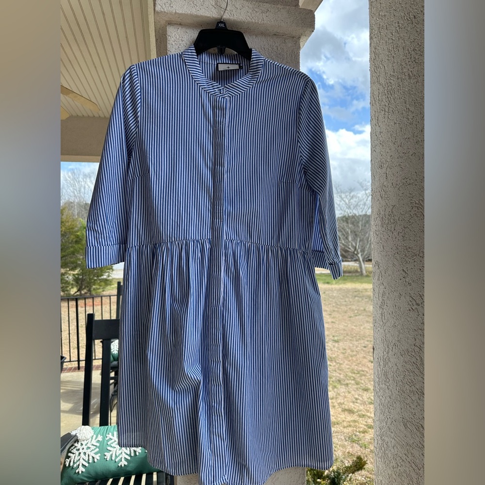 Tuckernuck blue/white stripe dress sz M